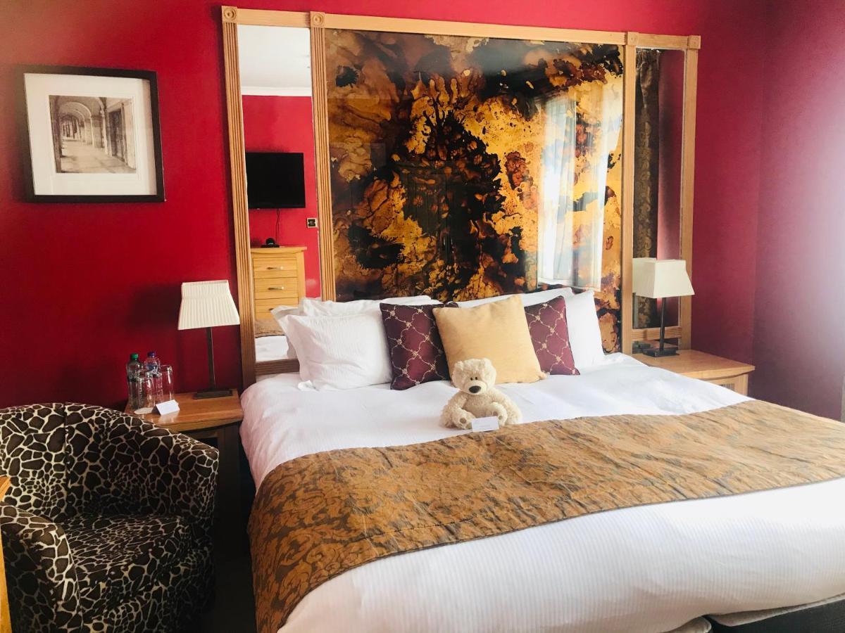 צ'לטנהם Clarence Court Hotel מראה חיצוני תמונה