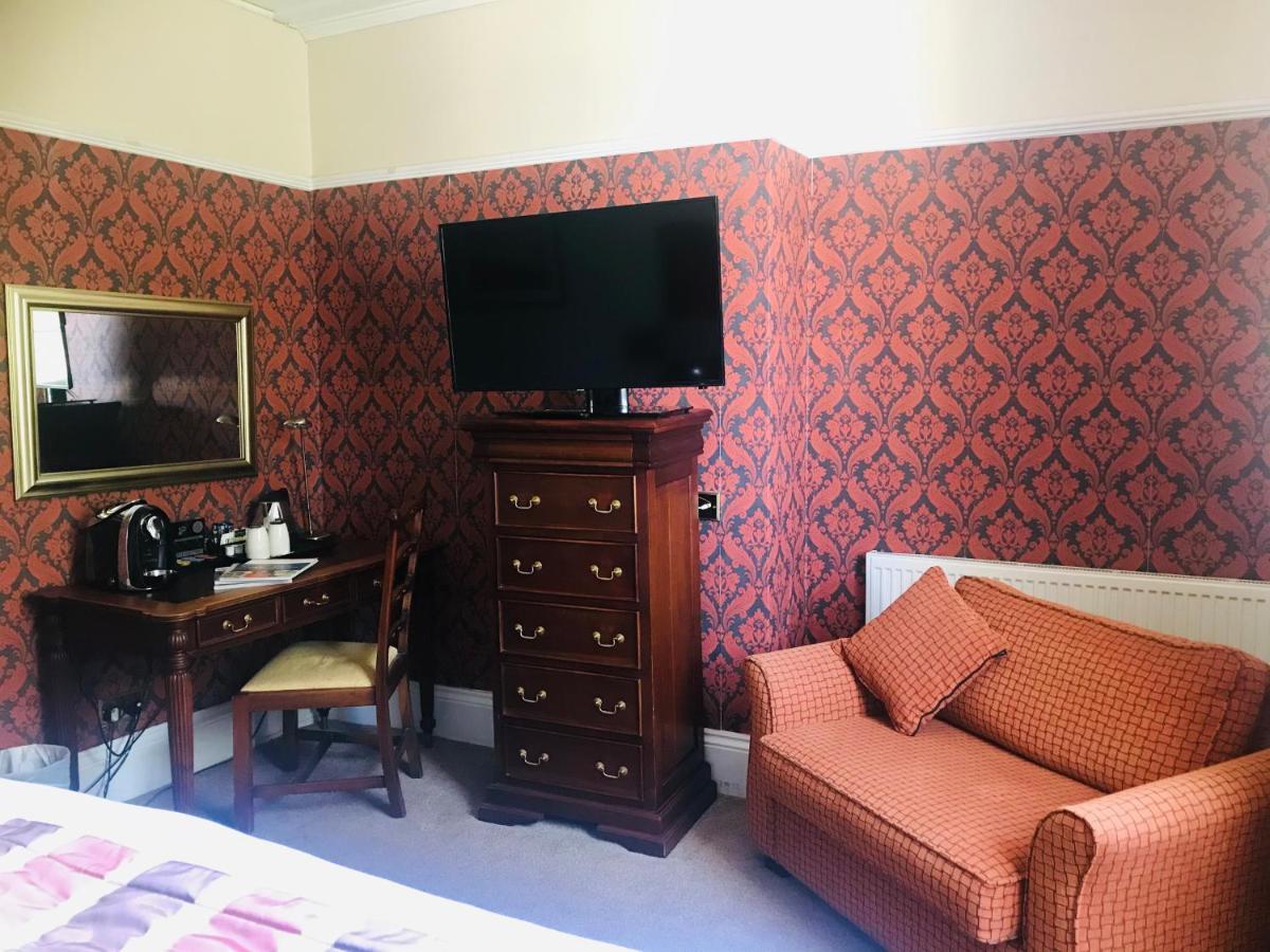 צ'לטנהם Clarence Court Hotel מראה חיצוני תמונה
