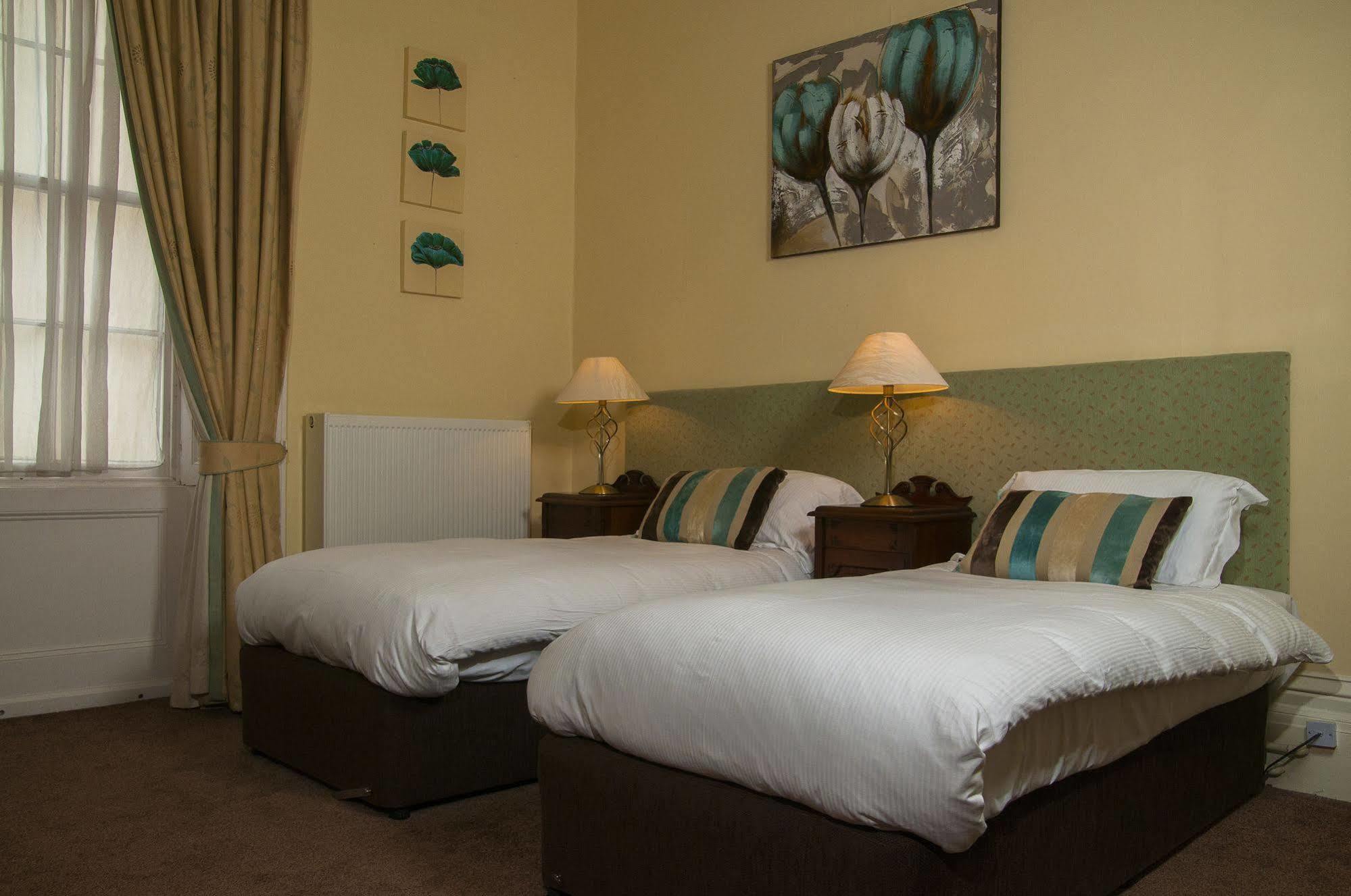 צ'לטנהם Clarence Court Hotel מראה חיצוני תמונה