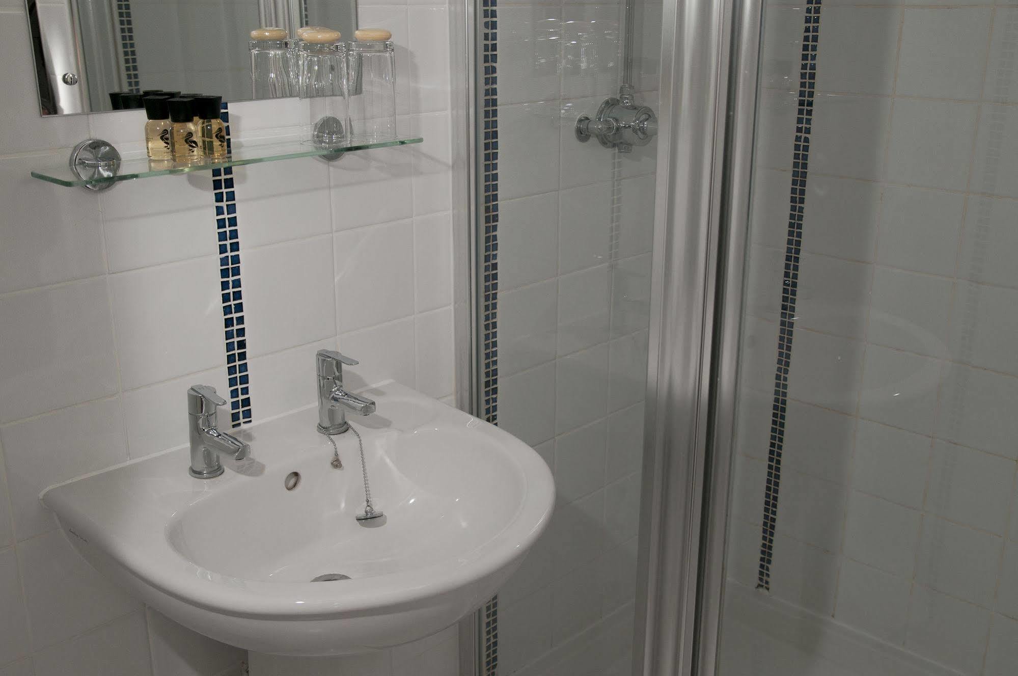 צ'לטנהם Clarence Court Hotel מראה חיצוני תמונה