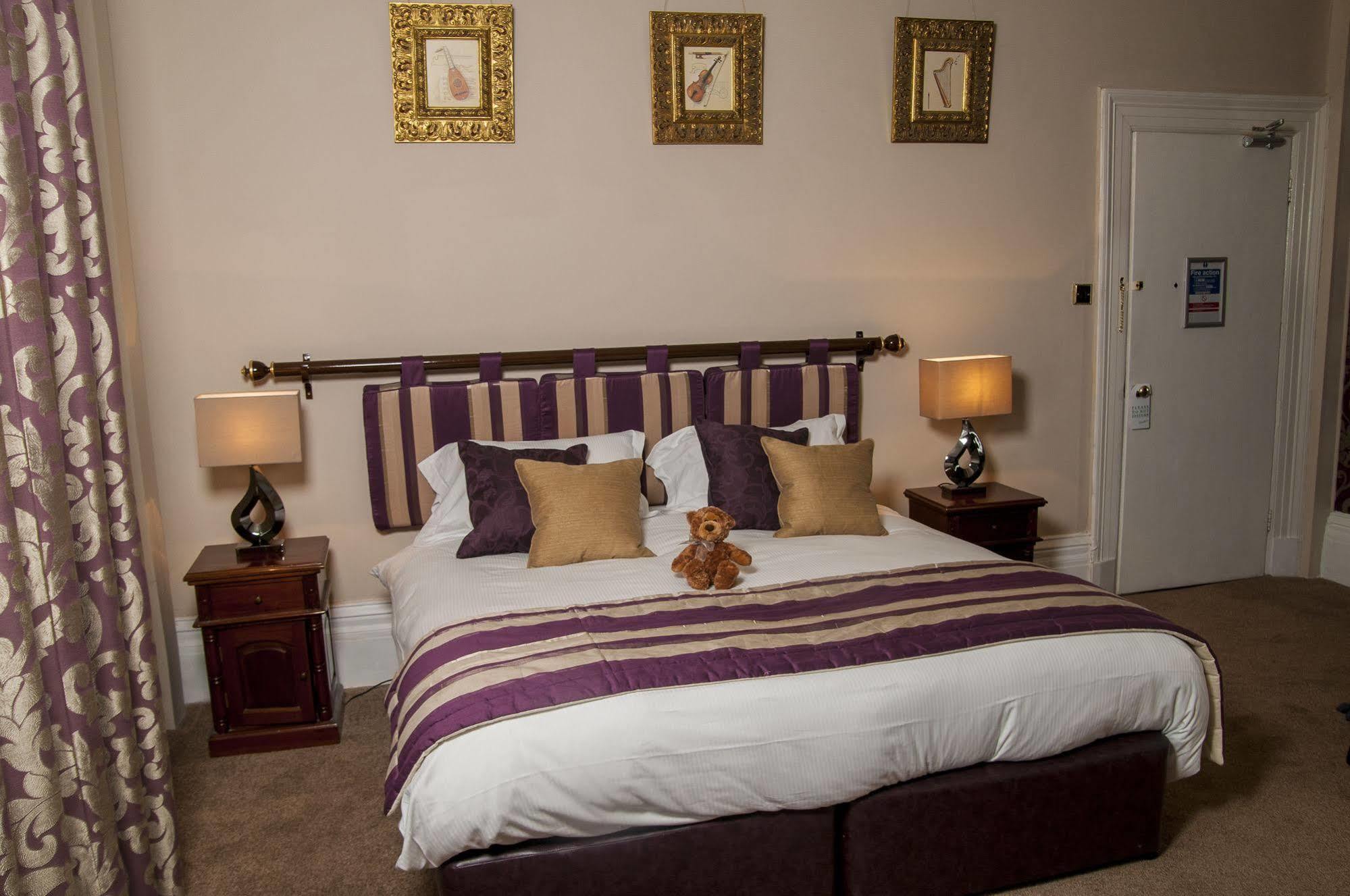 צ'לטנהם Clarence Court Hotel מראה חיצוני תמונה